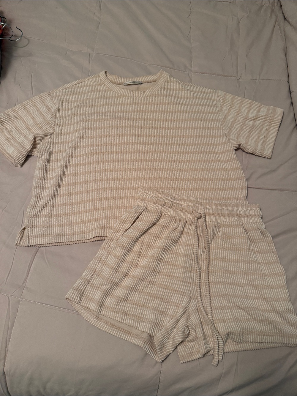 Zenana Outfitters Cream & Tan Striped Women's Ribbed short set S